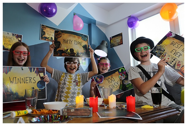 kids playing escape room games